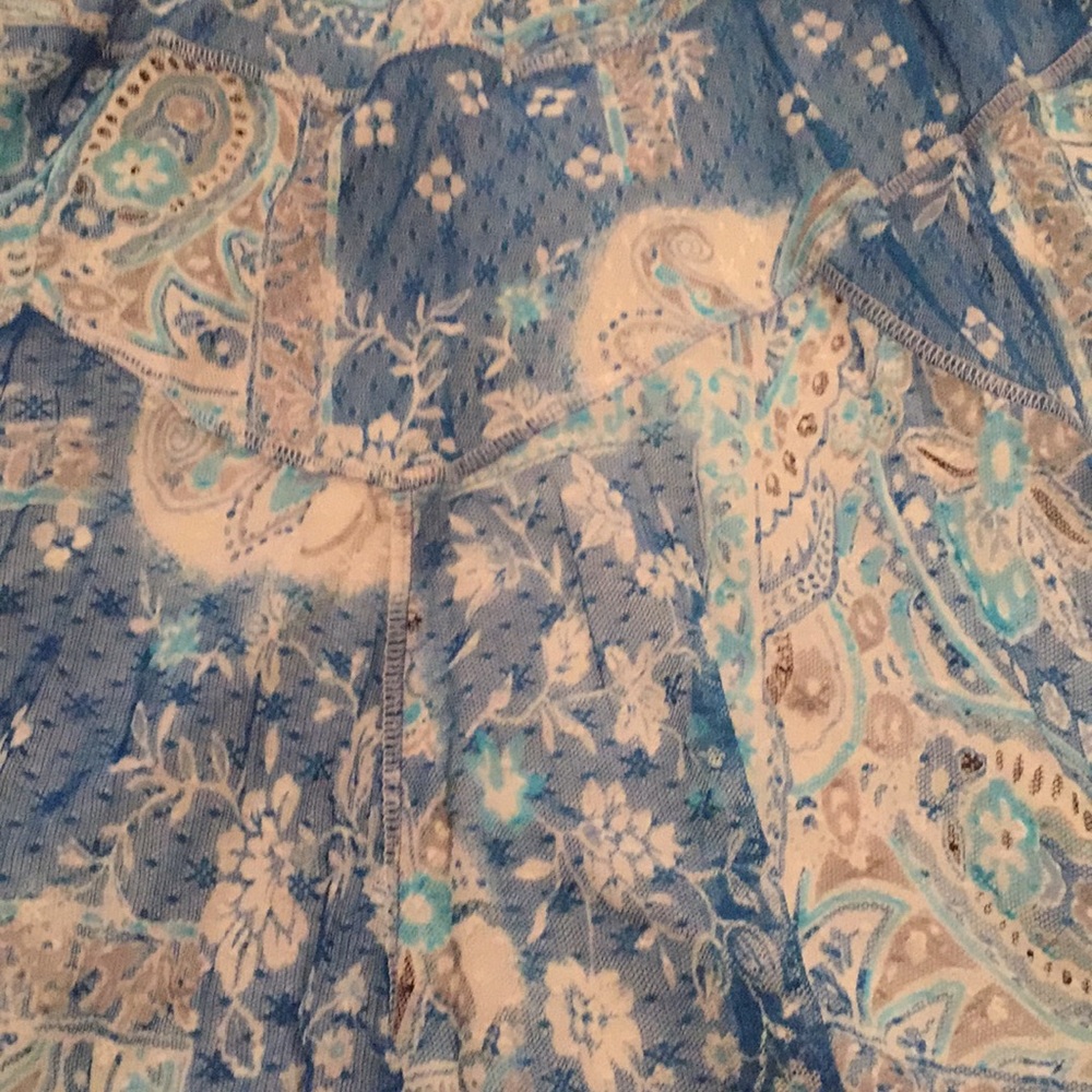 Coldwater Creek elasticwaist mesh pattern on white - Picture 2 of 8